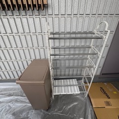 トーマス、トミカ、本等の画像