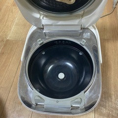 TOSHIBA 炊飯器の画像