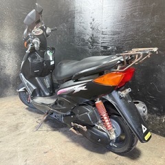 ★支払総額5.8万円★関東圏内即日配送可能！ 全車走行テスト済みです！ ヤマハ シグナス1型SR 黒 SE12J リアキャリア！ フロントスクリーン！ サイスタ付き！ バッテリー新品！ カスタムベースに♪の画像