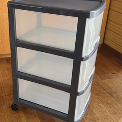 収納チェスの画像