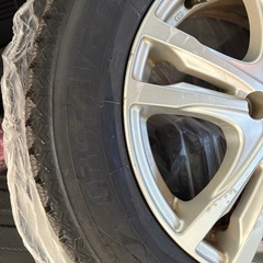 半日使用　スタッドレスタイヤの画像