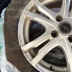 半日使用　スタッドレスタイヤの画像