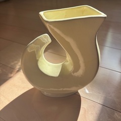 花器　フラワーベース　陶器　イエロー　生け花　インテリアの画像