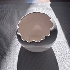 【花器】美杉 作　白釉 丸型花器　個性的デザイン　生け花／インテリアの画像
