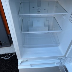 先着様と話中
SHARP 2021年式　冷蔵庫の画像