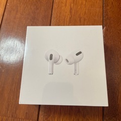 AirPods Pro（第1世代／MagSafe対応） と Pixel Buds Pro（第1世代）×2 の画像