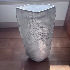 【花器／花瓶】白釉・テクスチャーデザイン　高さ約32cmの画像