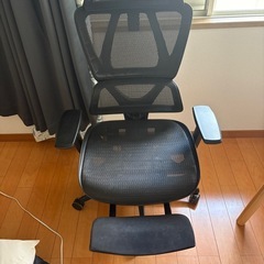 黒色椅子の画像