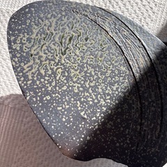 黒釉 花器／フラワーベース　模様入りデザイン　陶器の画像