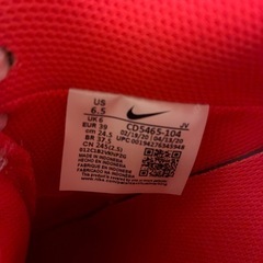 対応中 スニーカー２個(ナイキとDC)の画像