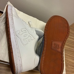 対応中 スニーカー２個(ナイキとDC)の画像