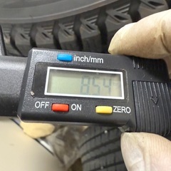 ヴェゼル オデッセイ215/60/r16スタッドレスタイヤの画像