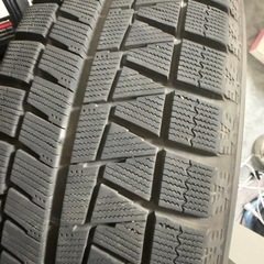 ヴェゼル オデッセイ215/60/r16スタッドレスタイヤの画像