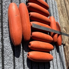 漁具　ウキ11本の画像