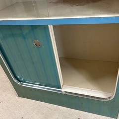 収納棚 レトロの画像