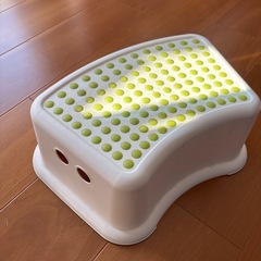 IKEA こども用足台の画像