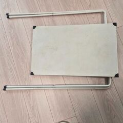 簡易の組み立て式デスクの画像