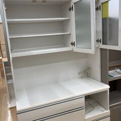 A-751【リユースのサカイ野々市店】ジモティ来店特価‼ 3枚扉食器棚 木製 ホワイト クリーニング済みの画像