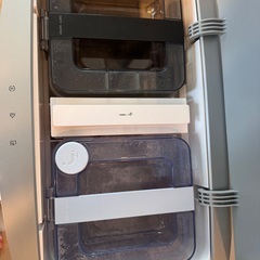 ECOVACS DEEBOT T10 OMNI ロボット掃除機（掃除・水拭き対応）の画像