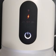 新品未使用(開封、確認のみ）加湿器 卓上 小型【2025 年新モデル 角度調整&1800mAh大容量電池・ステー付き】超音波式 除菌 静音 300ML大容量 Type-C急速充電 自動停止機能 空焚き防止 水漏れ防止 上部給水 暖光LEDライト 乾燥対策 花粉対策 次亜塩素酸水対応 オフィス 子供部屋 寝室 車載 家庭用 日本語説明書付きの画像