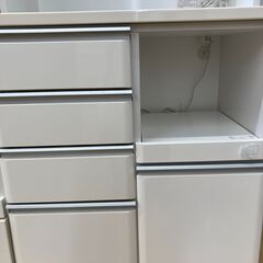 A-753【リユースのサカイ野々市店】ジモティ来店特価‼ 2枚扉食器棚  木製 ホワイト クリーニング済みの画像