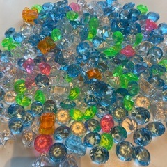 宝箱付きおもちゃのダイヤクリスタルの画像