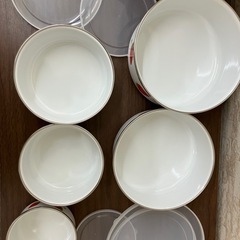 ホーロー　ストロベリー柄　密閉容器　5個セット　の画像