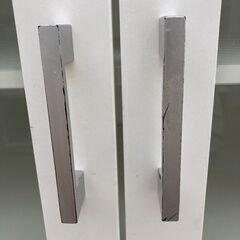 A-754【リユースのサカイ野々市店】ジモティ来店特価‼ 2枚扉食器棚 木製 ホワイト クリーニング済みの画像