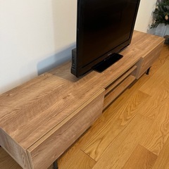 LOWYAテレビ台の画像