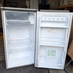 お引取り限定 21年製 AQUA アクア 75L 1ドア冷蔵庫 AQR-8K ブラッシュシルバー 右開き の画像