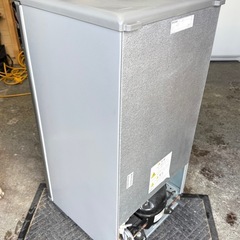 お引取り限定 21年製 AQUA アクア 75L 1ドア冷蔵庫 AQR-8K ブラッシュシルバー 右開き の画像