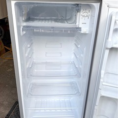 お引取り限定 21年製 AQUA アクア 75L 1ドア冷蔵庫 AQR-8K ブラッシュシルバー 右開き の画像