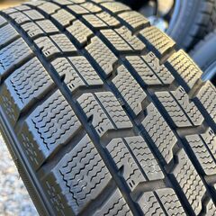 スタッドレスタイヤ 175/65R15 ホイール(15x5.5J インセット 40) 付き 4本の画像