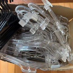 ハンガー　大量の画像