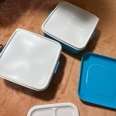 お弁当箱の画像