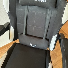 【お取引中】ゲーミングチェアの画像