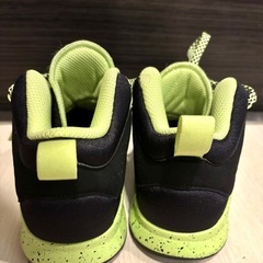 adidas★ジュニアバッシュの画像