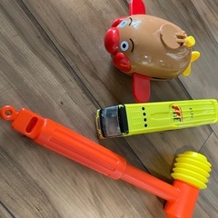 トミカ、絵本、子供のおもちゃ類の画像