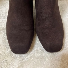 UNITED ARROWS green label relaxingのショートブーツ　ブラウンの画像