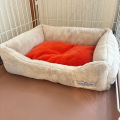 犬ゲージベッド水飲みに器の画像