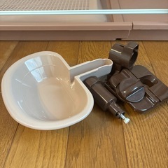 犬ゲージベッド水飲みに器の画像