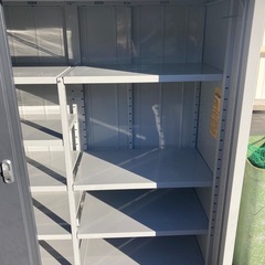 【イナバ物置 MJX-197】大型／鍵あり／棚板付き／状態良好／引き取り限定の画像