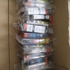 プリンターインクいろいろ混ぜて15個ぐらいありますの画像