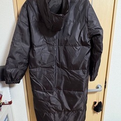 ダークブラウン ロングダウンジャケット の画像