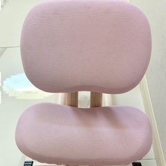 ニトリ　学習椅子　バランスチェアの画像