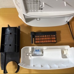 SHARP シャープ　加湿セラミックファンヒーター HX-L120-W 2020年製の画像