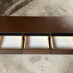 テレビボードの画像