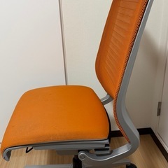 スチールケース社　シンクチェアの画像