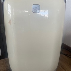 無料！古いテレビ、空気清浄機、野球盤の画像