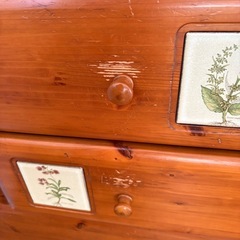 洋風タンスの画像